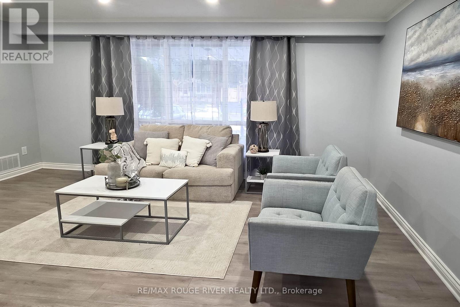 22 Annabelle Drive, Toronto, Ontario  M9V 3B6 - Photo 6 - W12644612