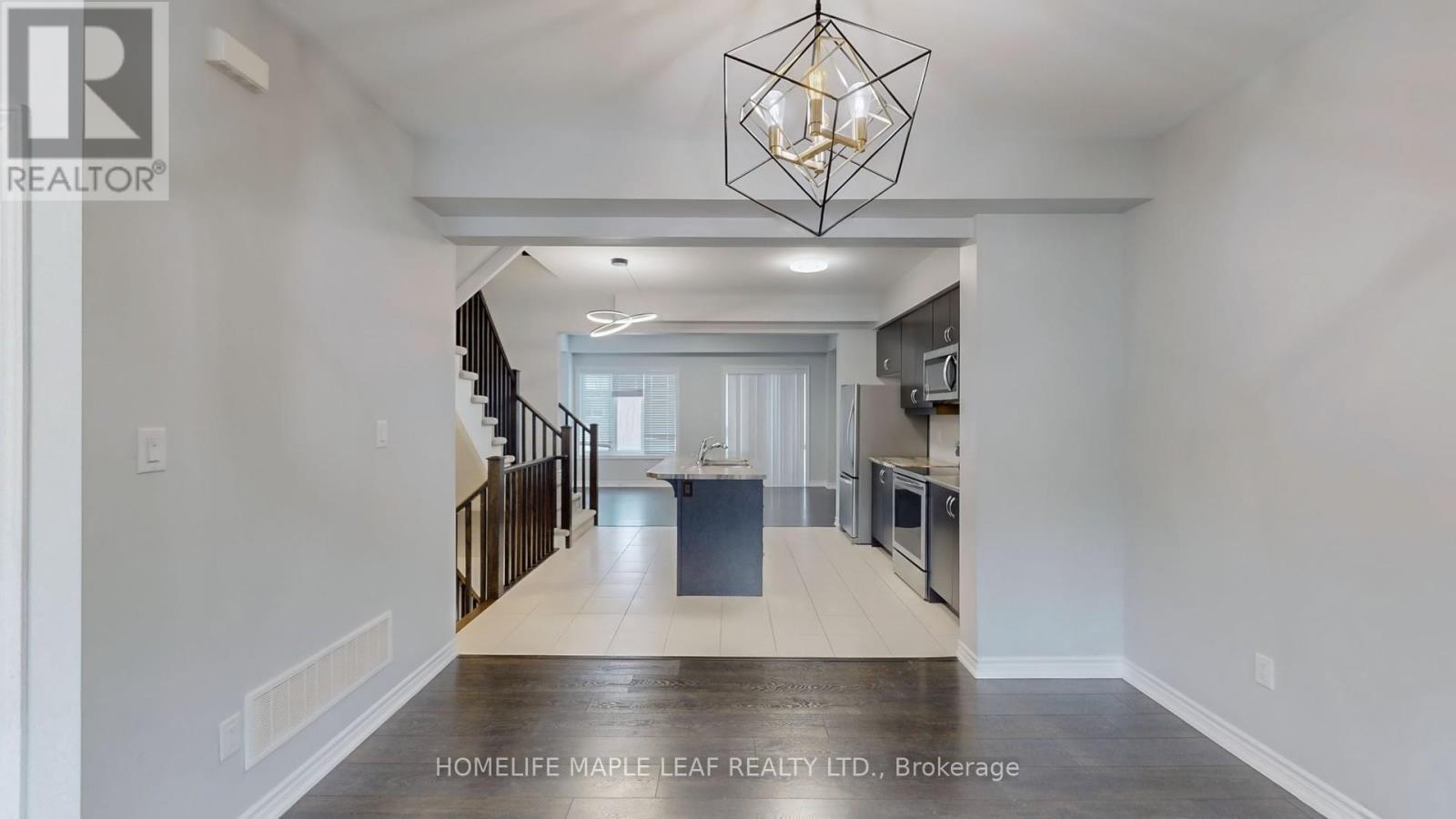 26 Borers Creek Circle, Hamilton, Ontario  L8B 1W3 - Photo 11 - X12644610