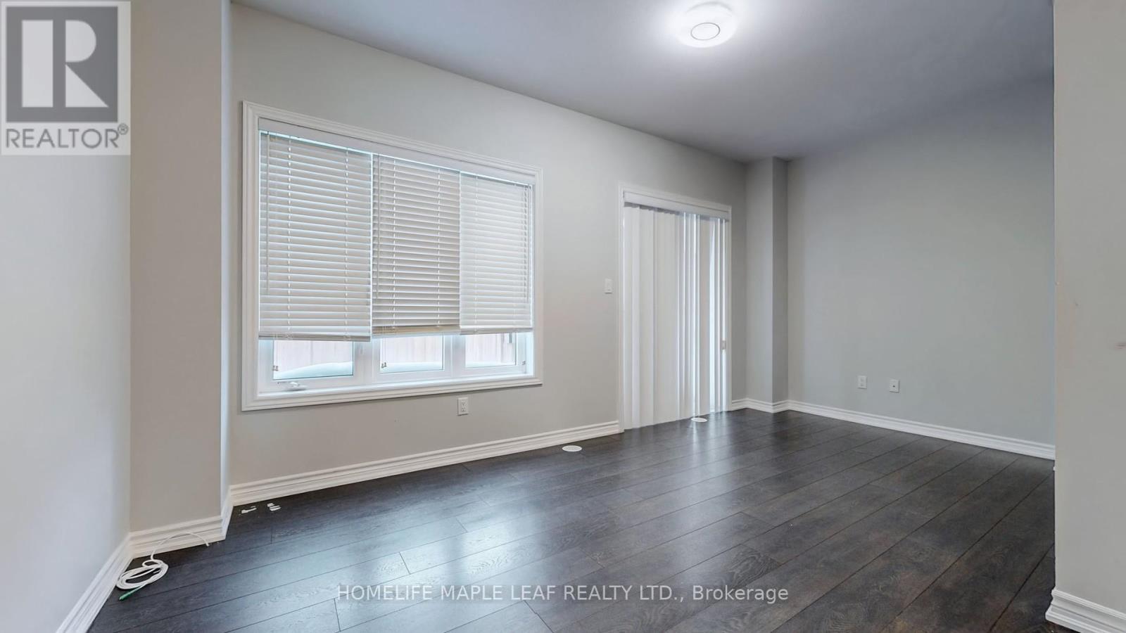 26 Borers Creek Circle, Hamilton, Ontario  L8B 1W3 - Photo 2 - X12644610