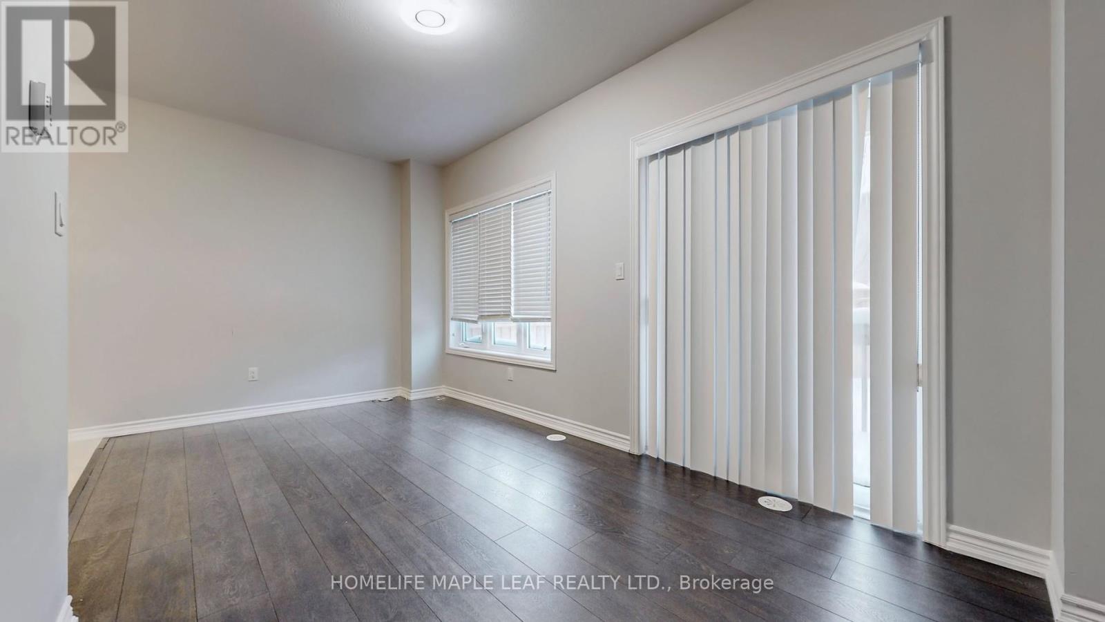 26 Borers Creek Circle, Hamilton, Ontario  L8B 1W3 - Photo 4 - X12644610