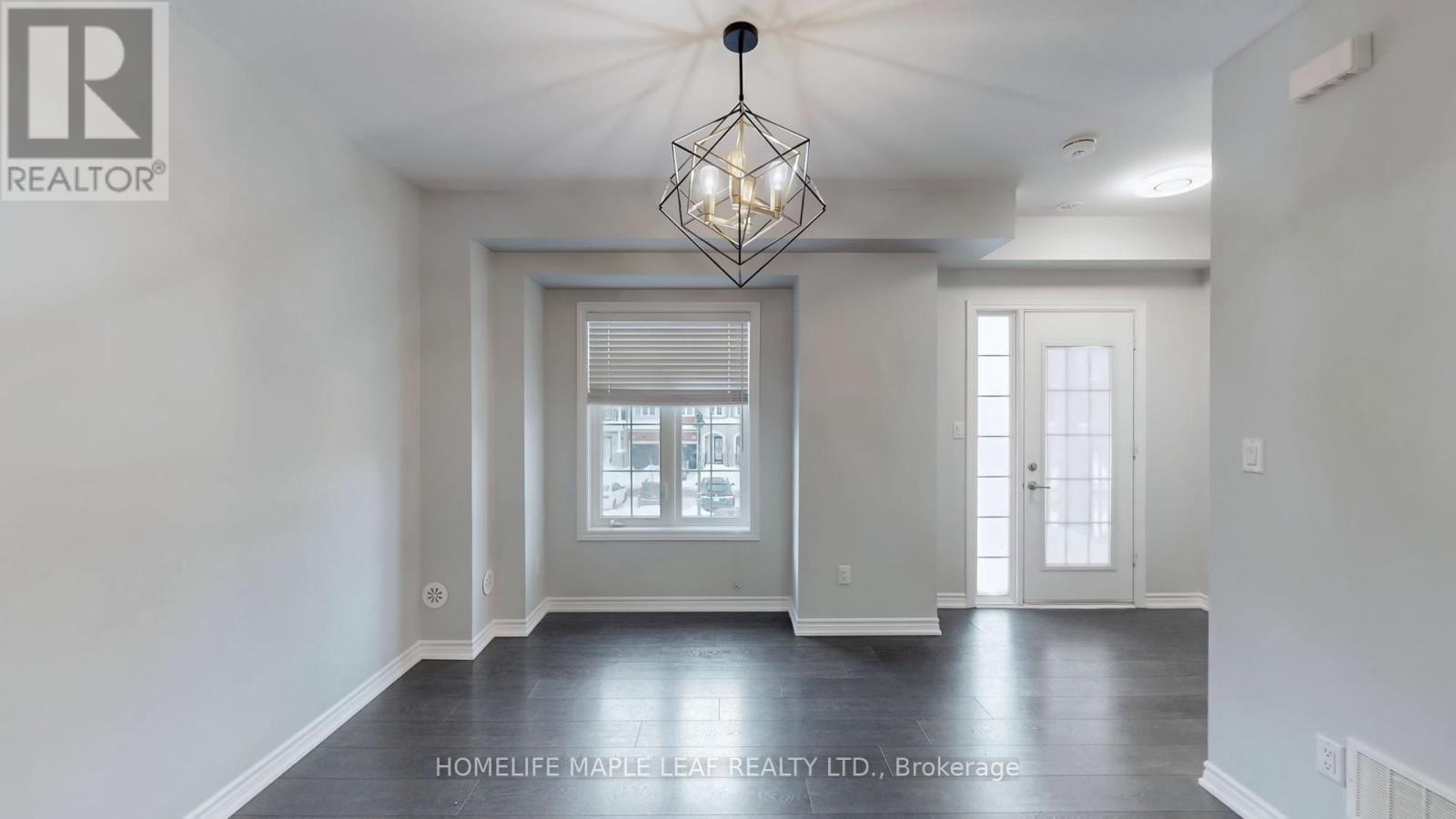 26 Borers Creek Circle, Hamilton, Ontario  L8B 1W3 - Photo 5 - X12644610