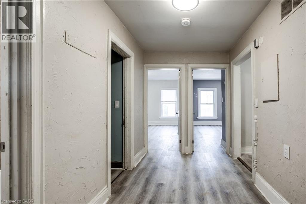 16 Eastbourne Avenue Unit# Upper, Hamilton, Ontario  L8M 2M7 - Photo 6 - 40792419