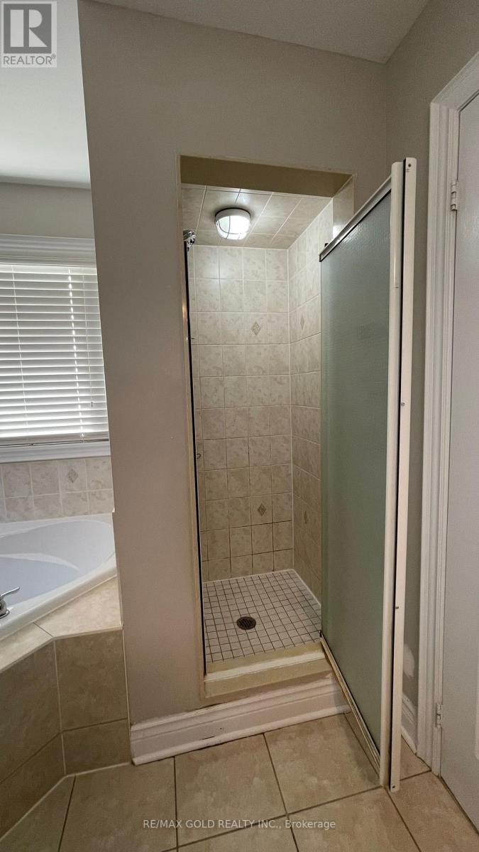 Upper - 98 Everingham Circle, Brampton, Ontario  L6R 0R9 - Photo 19 - W12634490