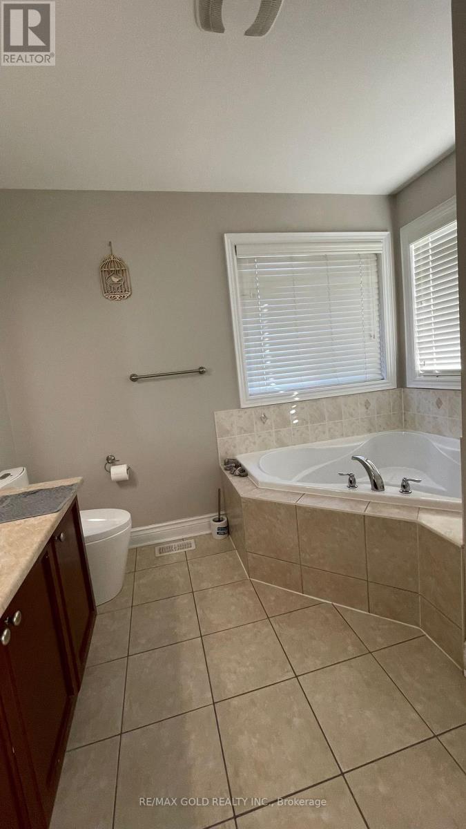 Upper - 98 Everingham Circle, Brampton, Ontario  L6R 0R9 - Photo 20 - W12634490