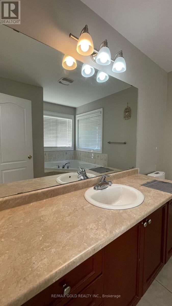 Upper - 98 Everingham Circle, Brampton, Ontario  L6R 0R9 - Photo 21 - W12634490