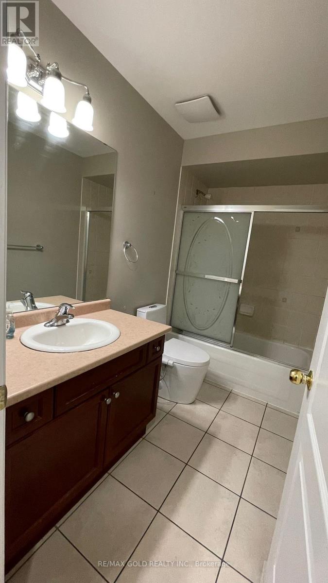 Upper - 98 Everingham Circle, Brampton, Ontario  L6R 0R9 - Photo 16 - W12634490