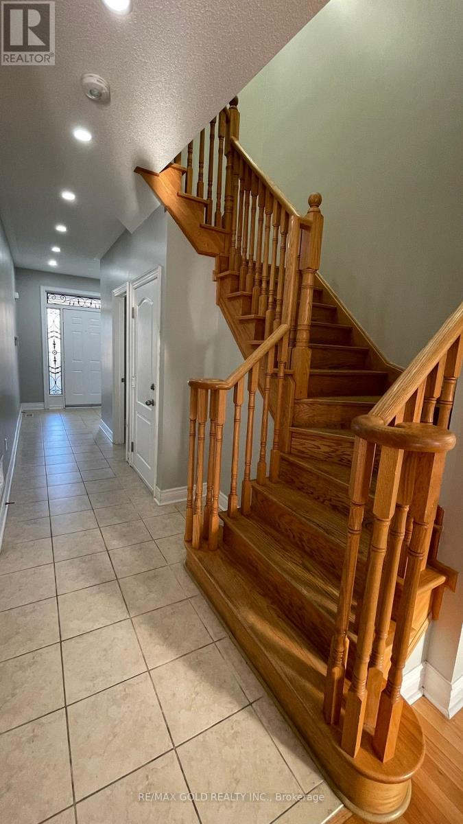 Upper - 98 Everingham Circle, Brampton, Ontario  L6R 0R9 - Photo 14 - W12634490