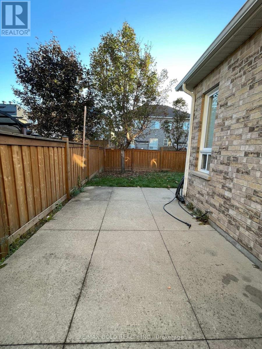 Upper - 98 Everingham Circle, Brampton, Ontario  L6R 0R9 - Photo 23 - W12634490