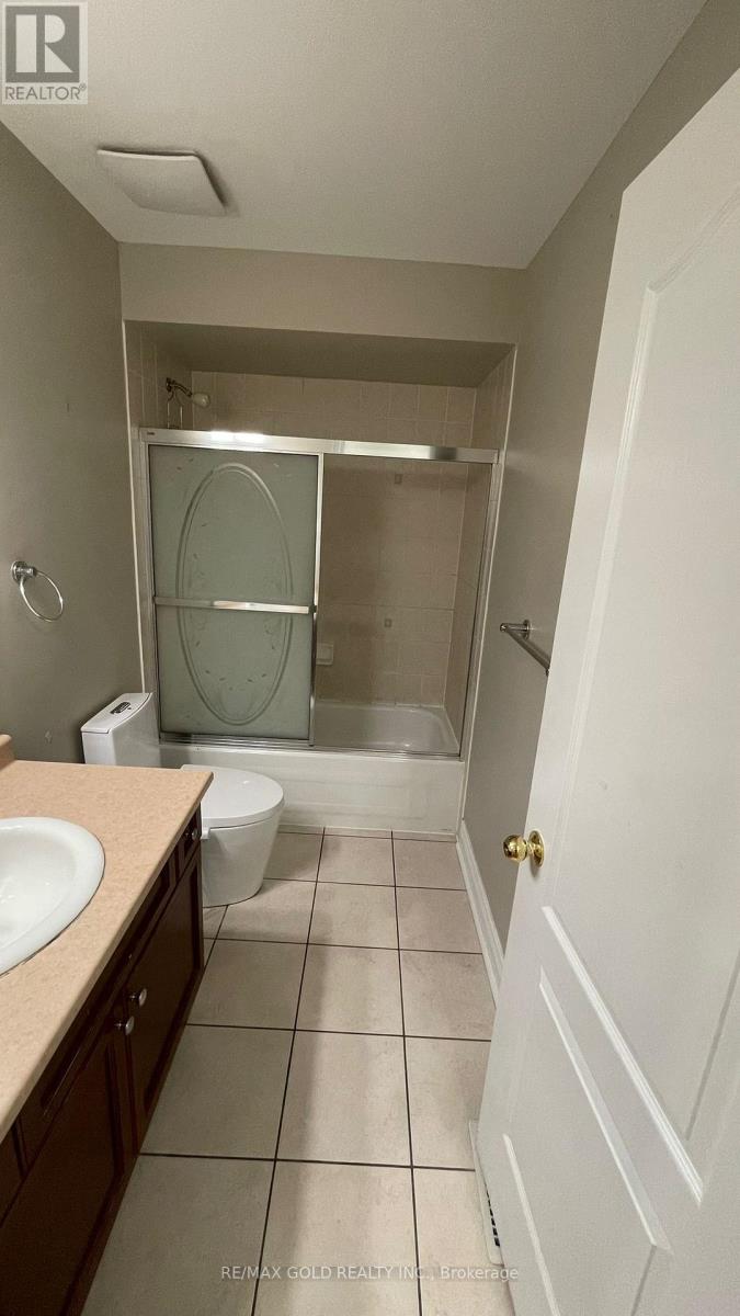 Upper - 98 Everingham Circle, Brampton, Ontario  L6R 0R9 - Photo 15 - W12634490