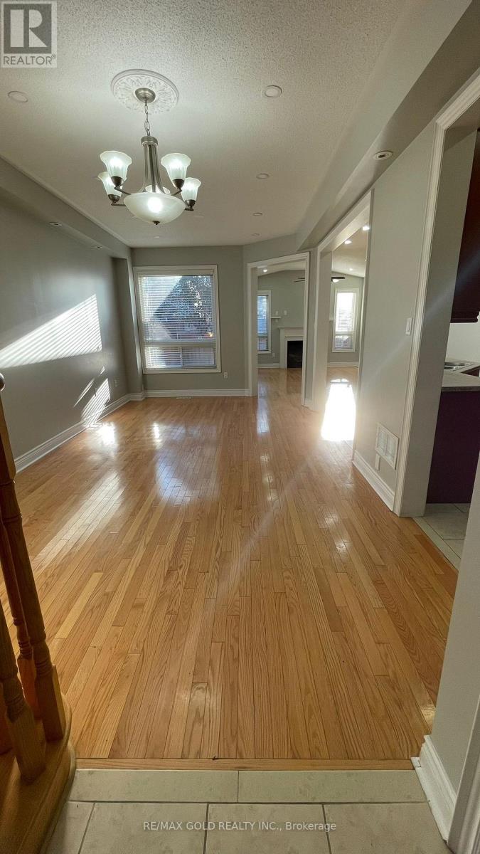 Upper - 98 Everingham Circle, Brampton, Ontario  L6R 0R9 - Photo 8 - W12634490