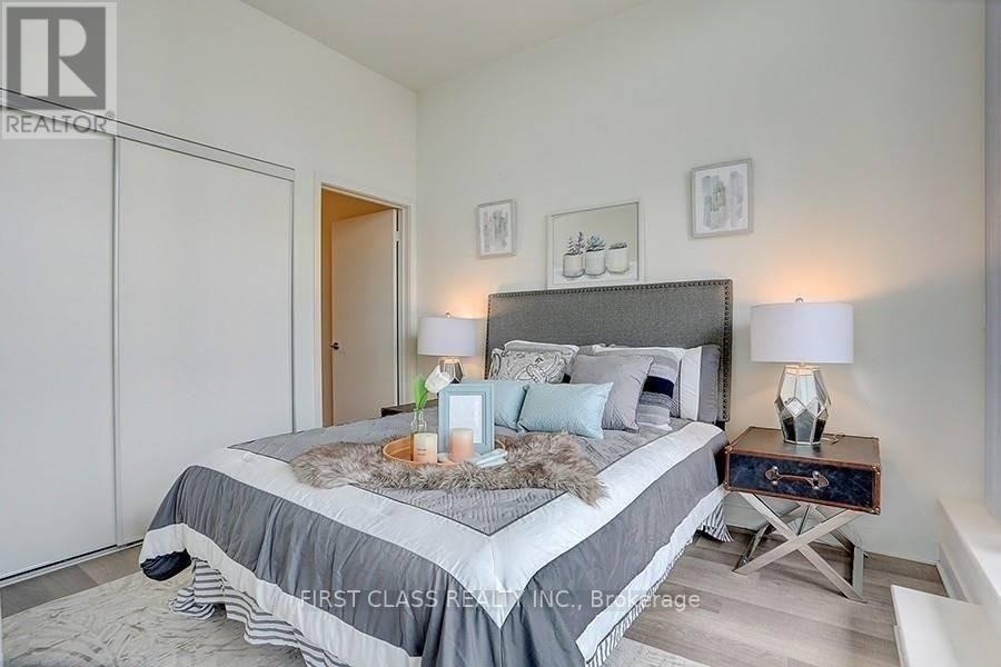 703 - 290 Adelaide Street W, Toronto (Waterfront Communities), Ontario  M5V 1P6 - Photo 9 - C12644644