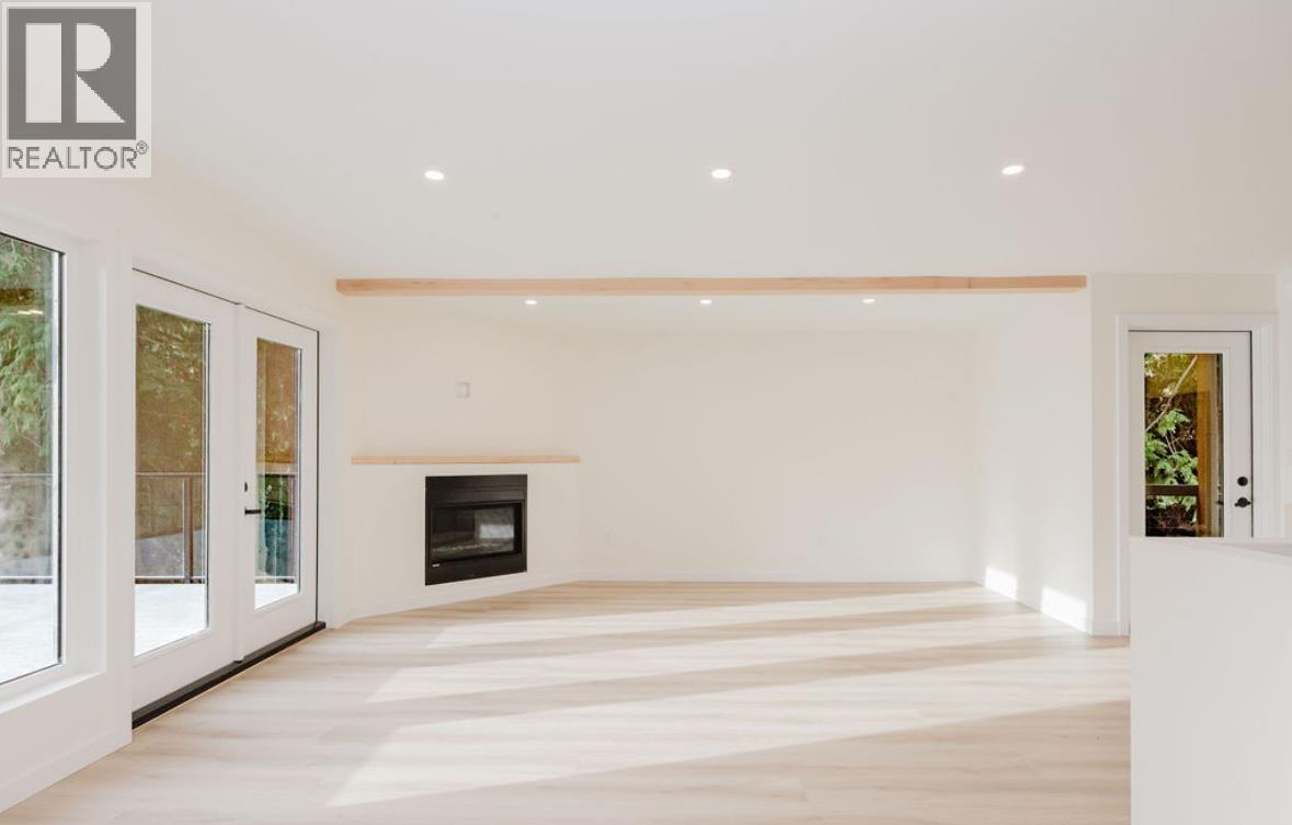 6960 Sunshine Coast Highway, Sechelt, British Columbia  V7Z 0N2 - Photo 5 - R3073511