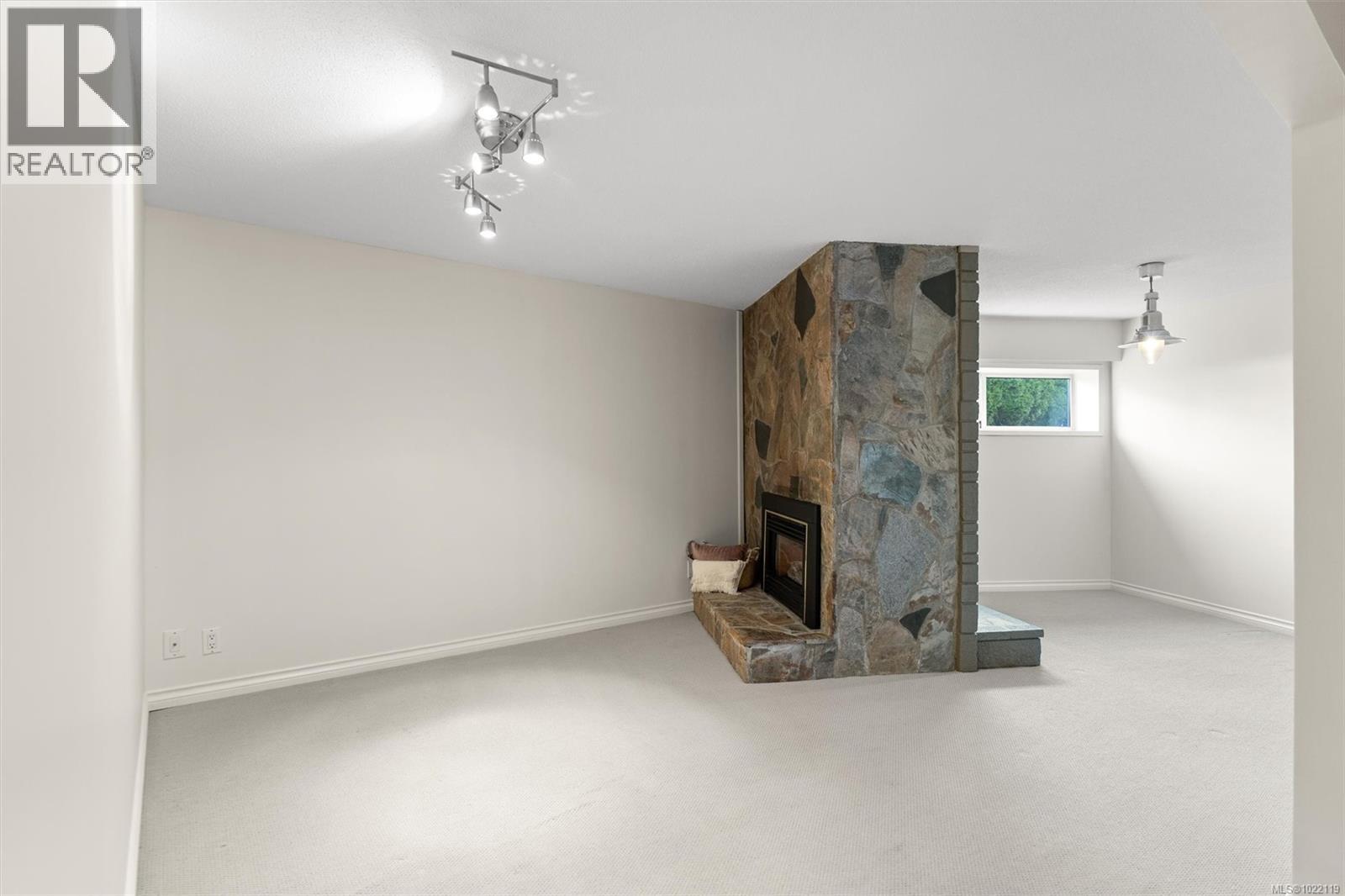 5054 Catalina Terr, Saanich, British Columbia  V8Y 2A5 - Photo 49 - 1022119