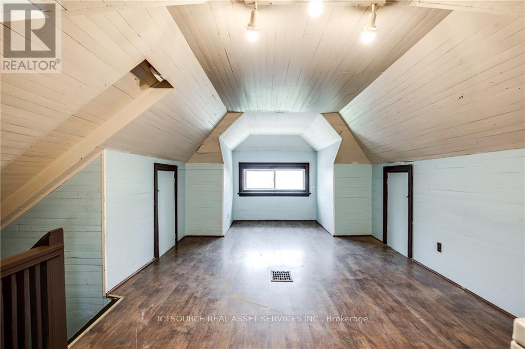 Upper - 16 Eastbourne Avenue, Hamilton (St. Clair), Ontario  L8M 2M7 - Photo 14 - X12603646