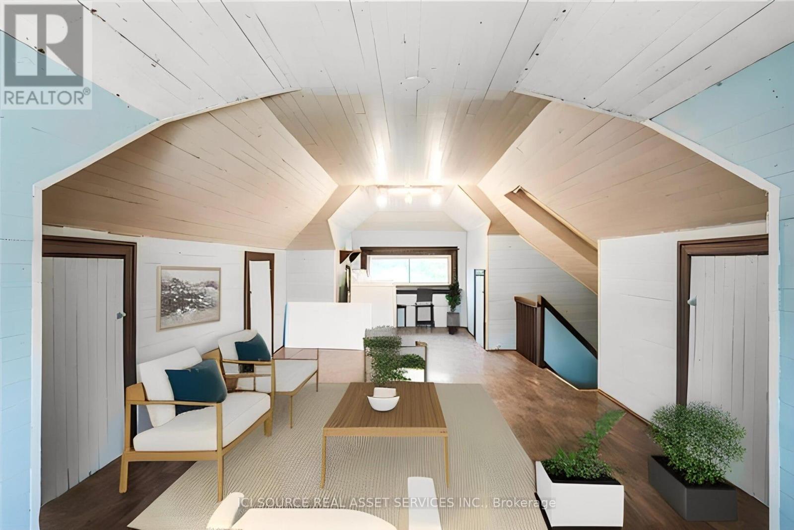 Upper - 16 Eastbourne Avenue, Hamilton (St. Clair), Ontario  L8M 2M7 - Photo 16 - X12603646