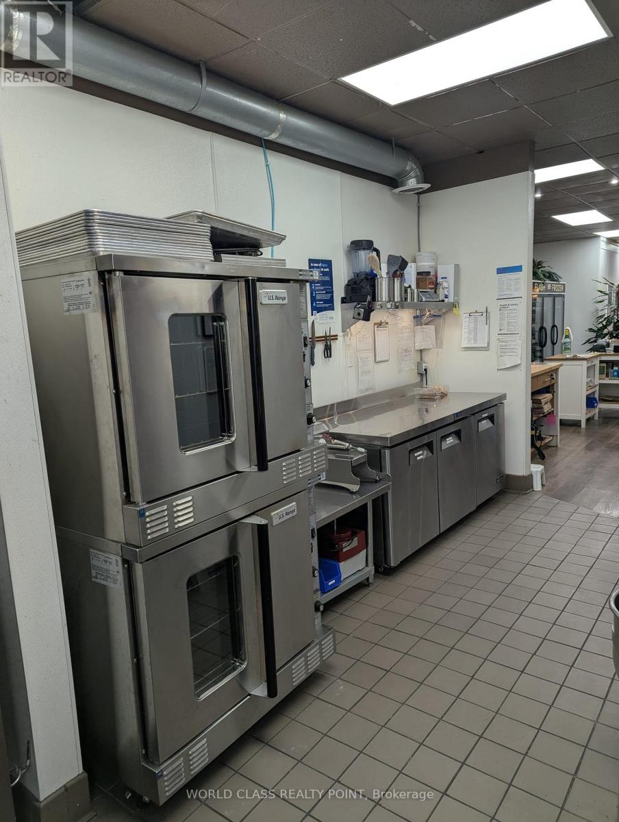 326 Kerr Street, Oakville, Ontario  L6K 3B5 - Photo 10 - W12644640