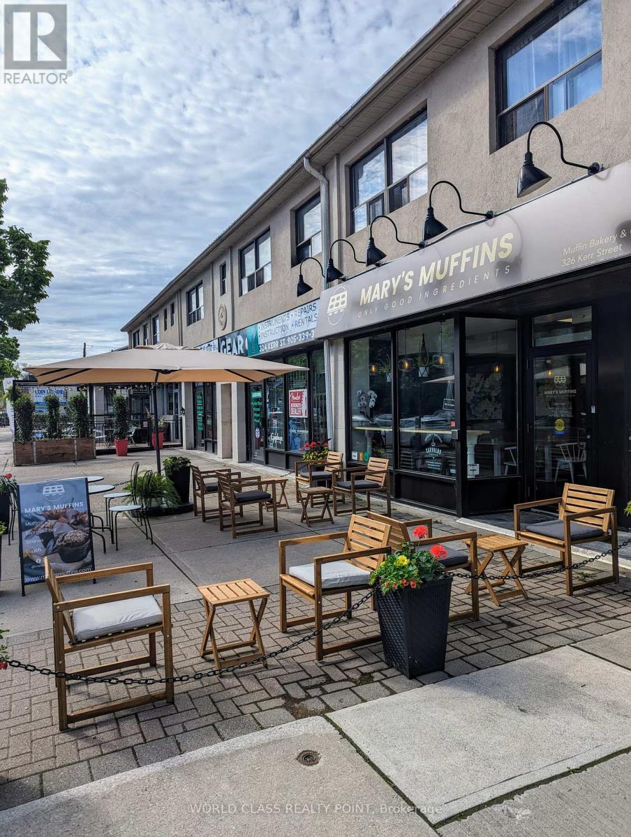 326 Kerr Street, Oakville, Ontario  L6K 3B5 - Photo 3 - W12644640