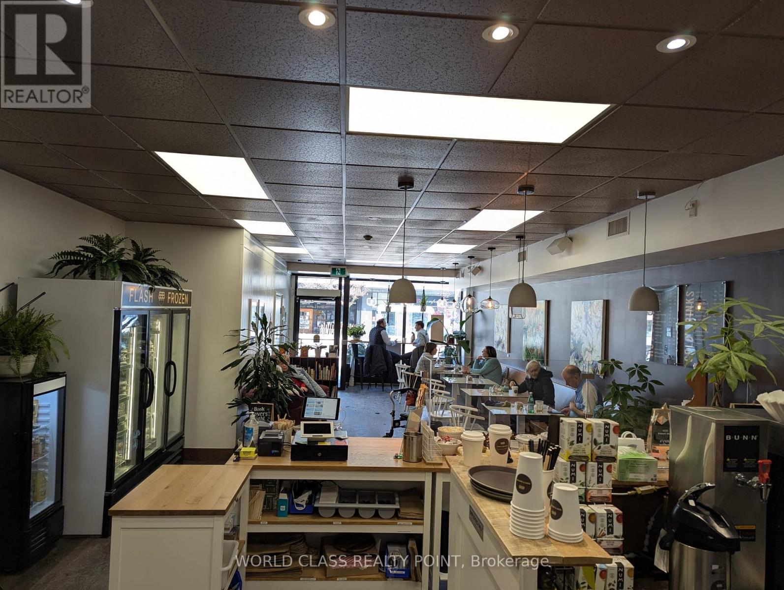 326 Kerr Street, Oakville, Ontario  L6K 3B5 - Photo 8 - W12644640