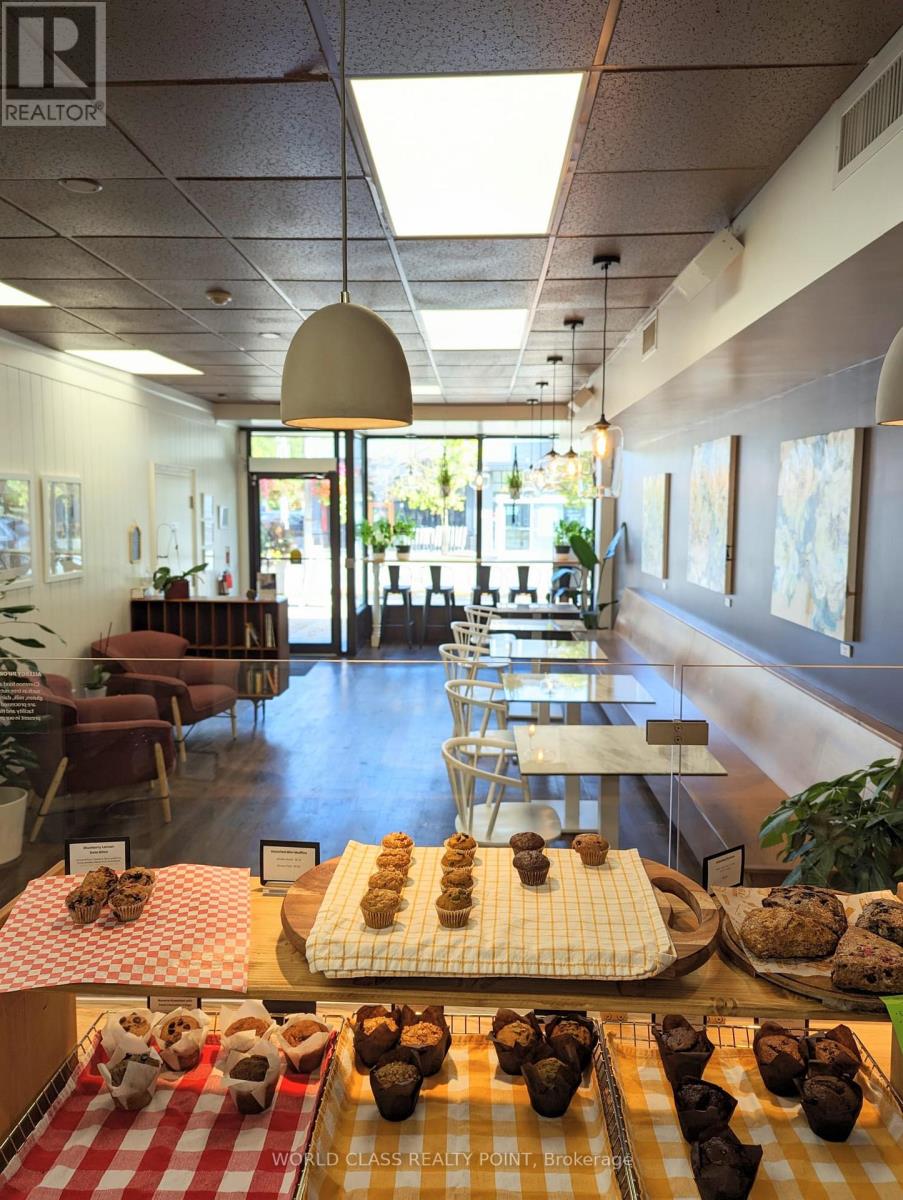 326 Kerr Street, Oakville, Ontario  L6K 3B5 - Photo 9 - W12644640