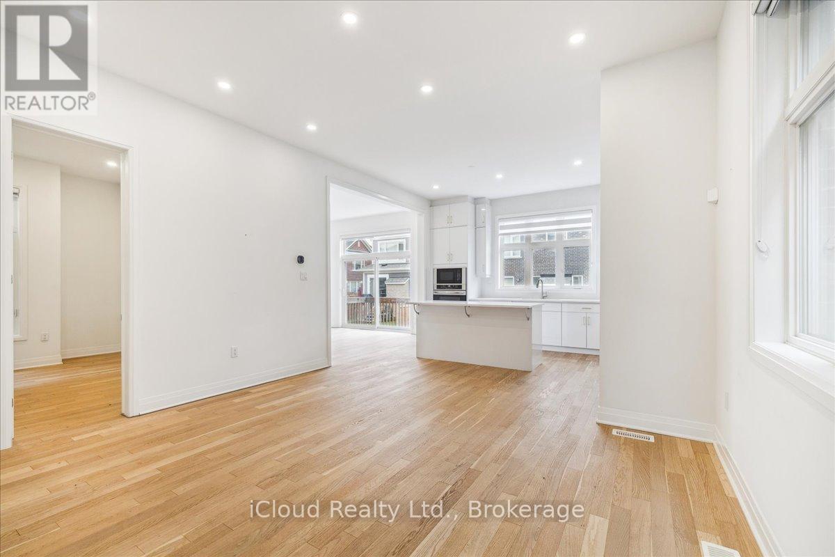 925 Hickory Crescent, Milton (Cb Cobban), Ontario  L9E 1P6 - Photo 3 - W12644656