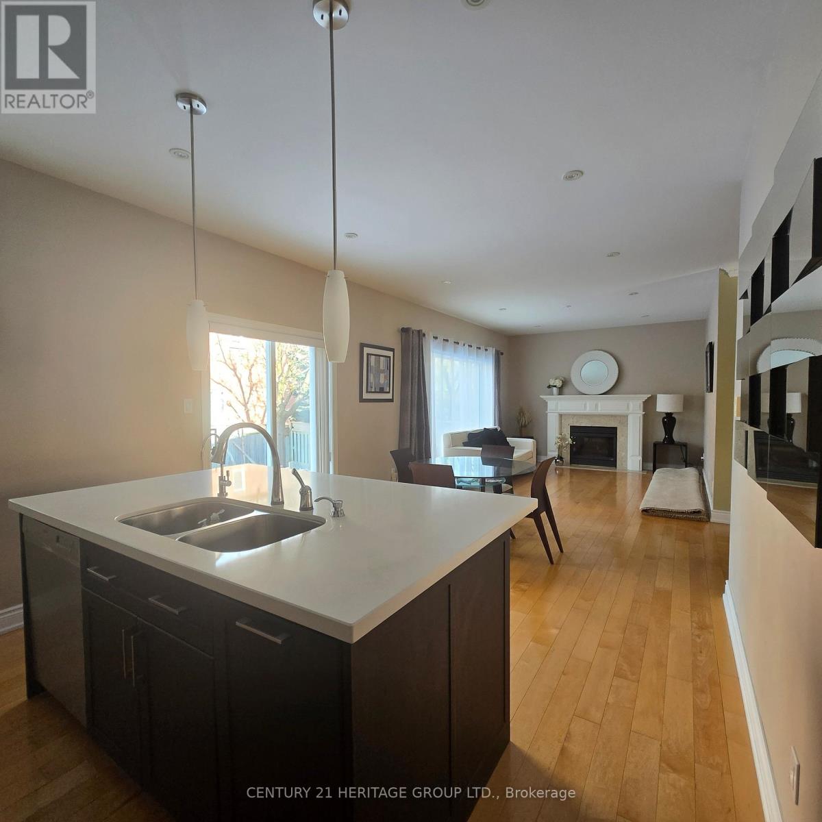 54 Farnham Drive, Richmond Hill (Bayview Hill), Ontario  L4B 4E7 - Photo 8 - N12641922