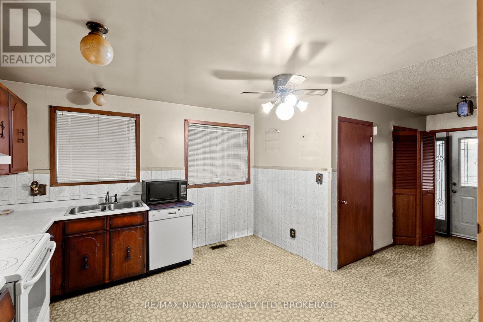 6183 Johnson Drive, Niagara Falls (Church's Lane), Ontario  L2J 3J6 - Photo 11 - X12644678