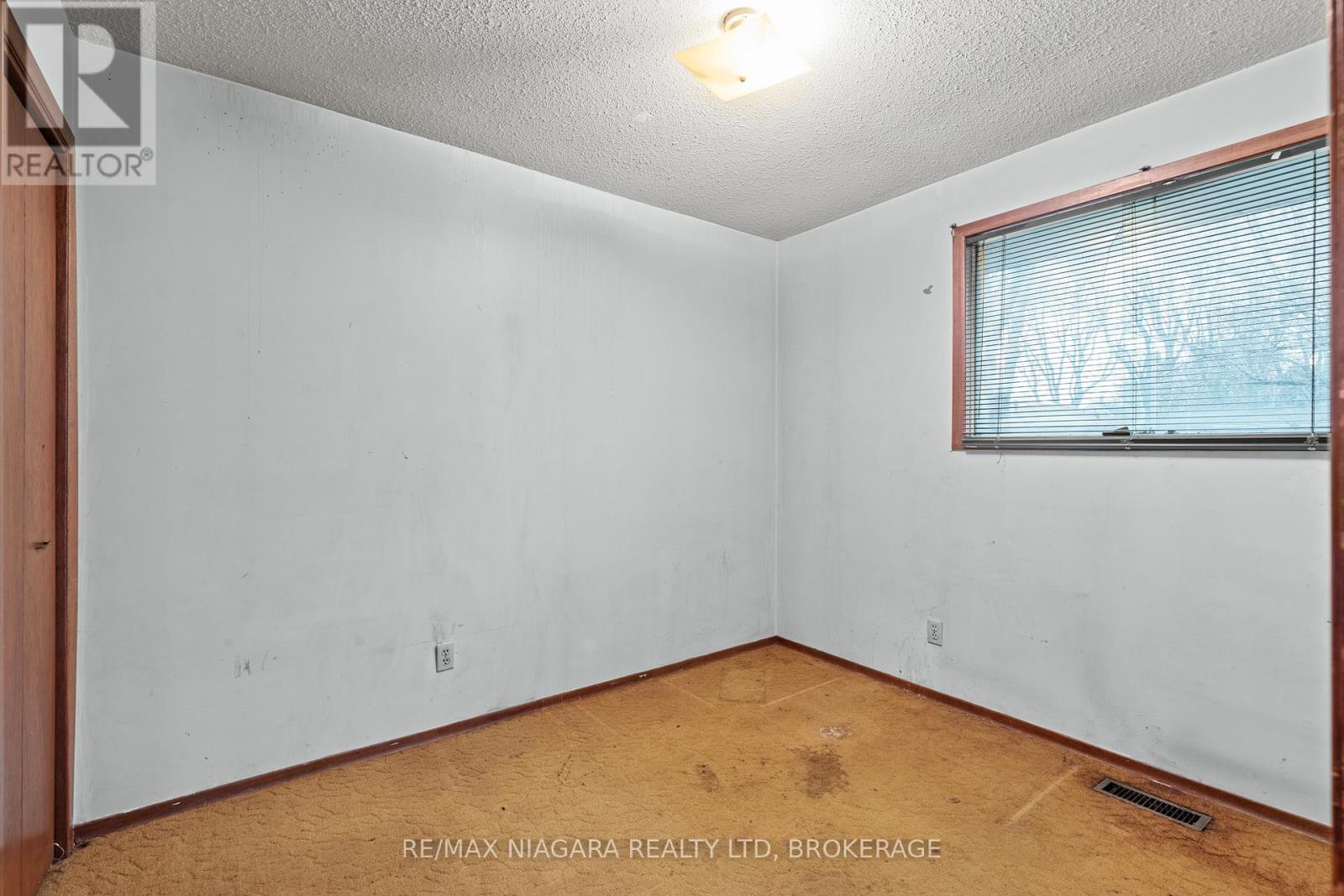 6183 Johnson Drive, Niagara Falls (Church's Lane), Ontario  L2J 3J6 - Photo 16 - X12644678