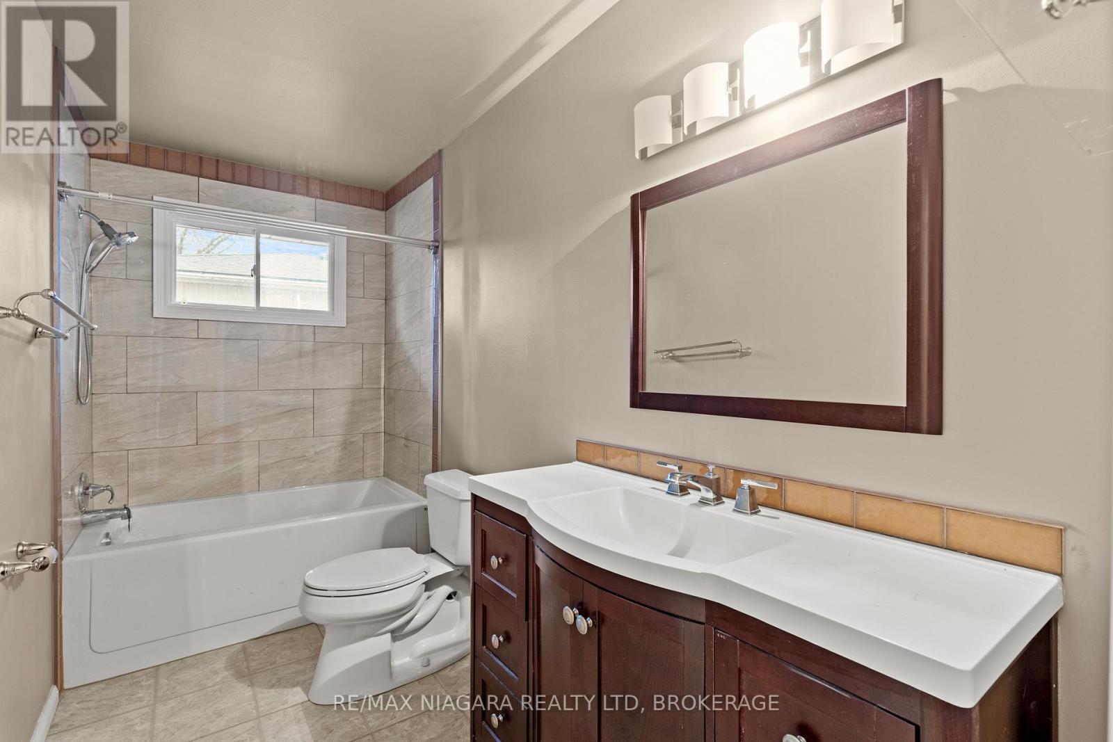 6183 Johnson Drive, Niagara Falls (Church's Lane), Ontario  L2J 3J6 - Photo 19 - X12644678