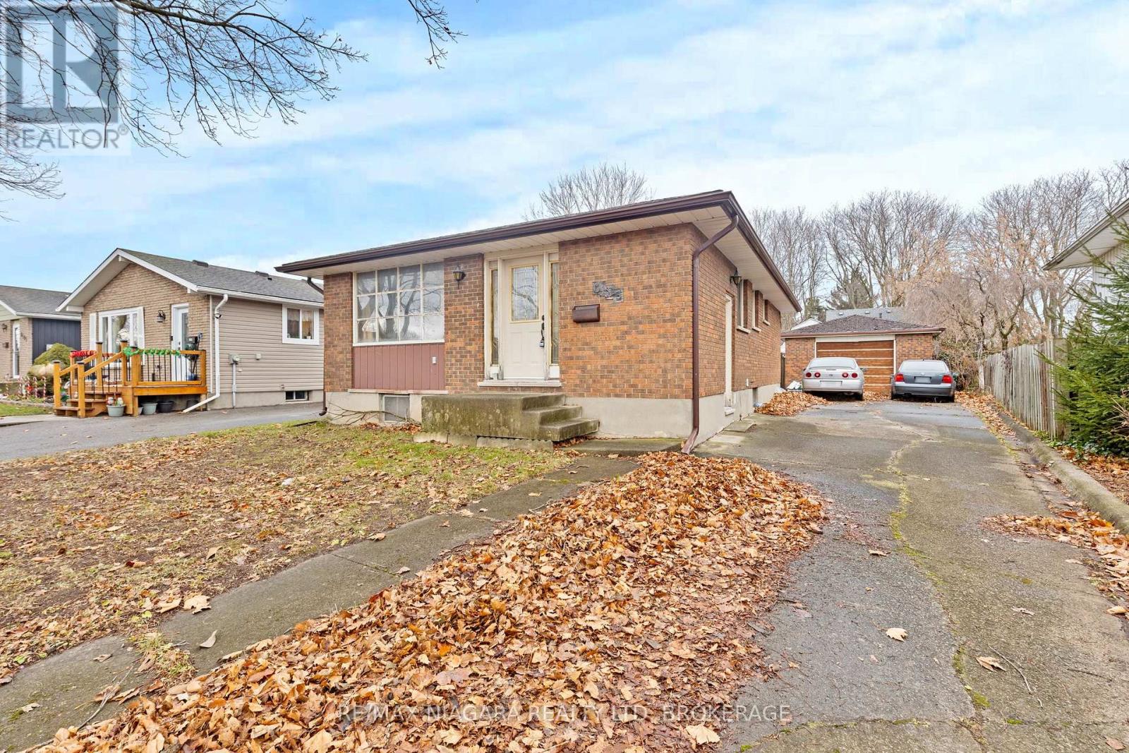 6183 Johnson Drive, Niagara Falls (Church's Lane), Ontario  L2J 3J6 - Photo 2 - X12644678