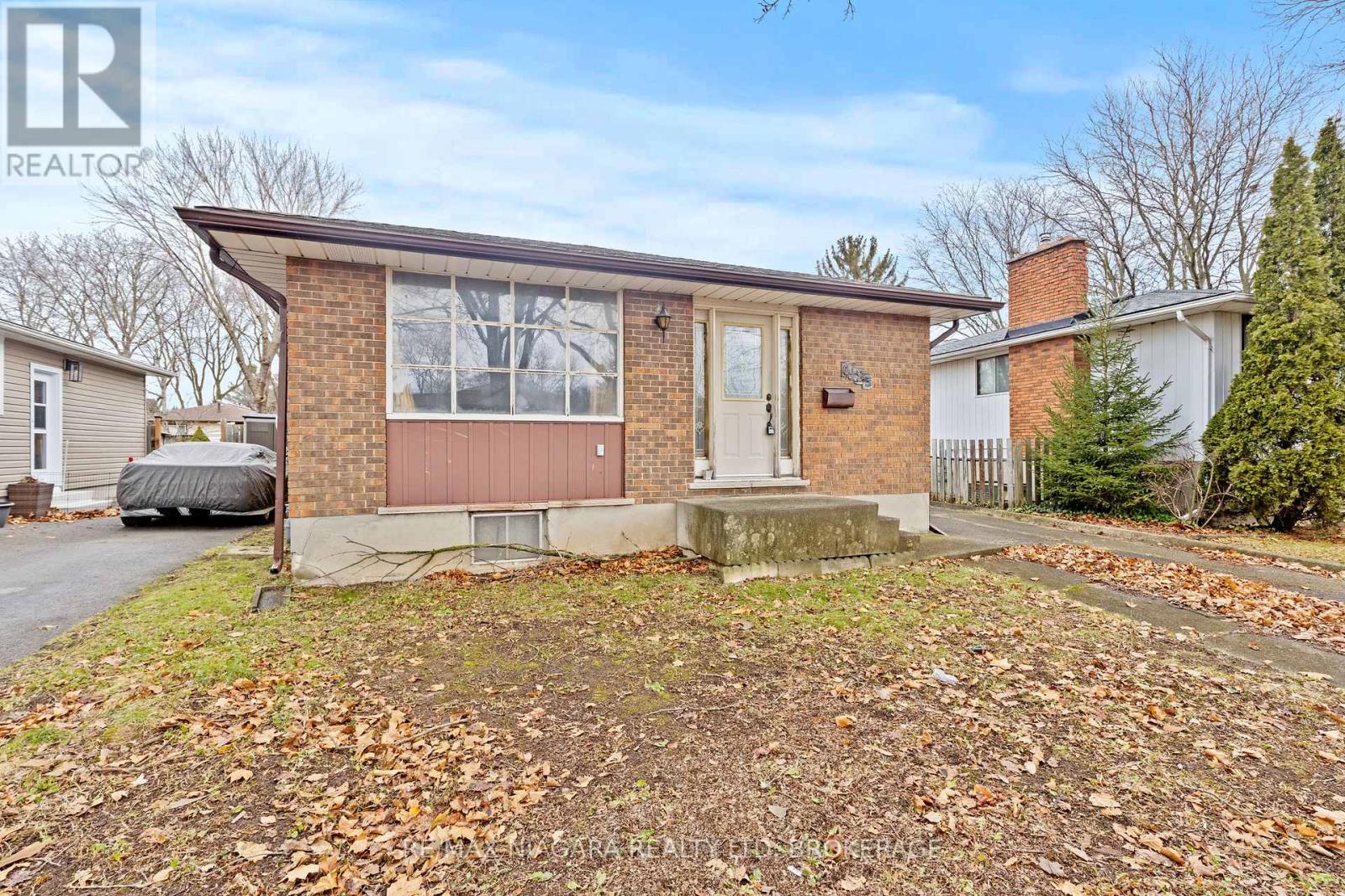 6183 Johnson Drive, Niagara Falls (Church's Lane), Ontario  L2J 3J6 - Photo 3 - X12644678
