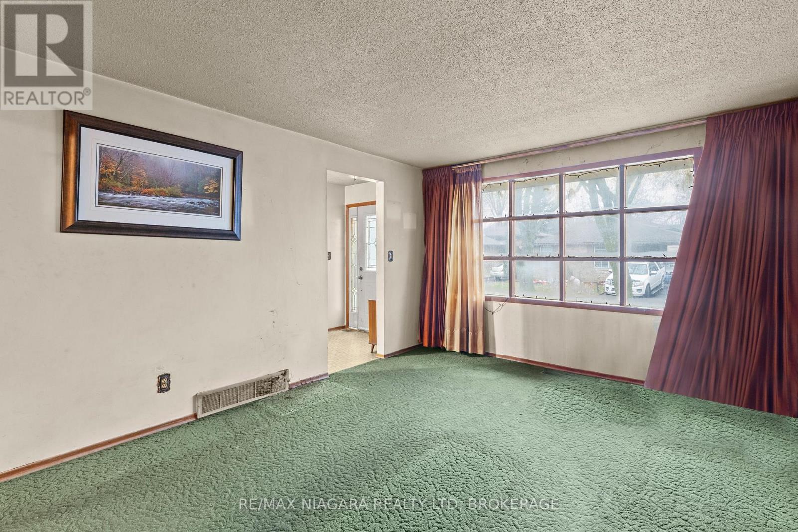 6183 Johnson Drive, Niagara Falls (Church's Lane), Ontario  L2J 3J6 - Photo 6 - X12644678