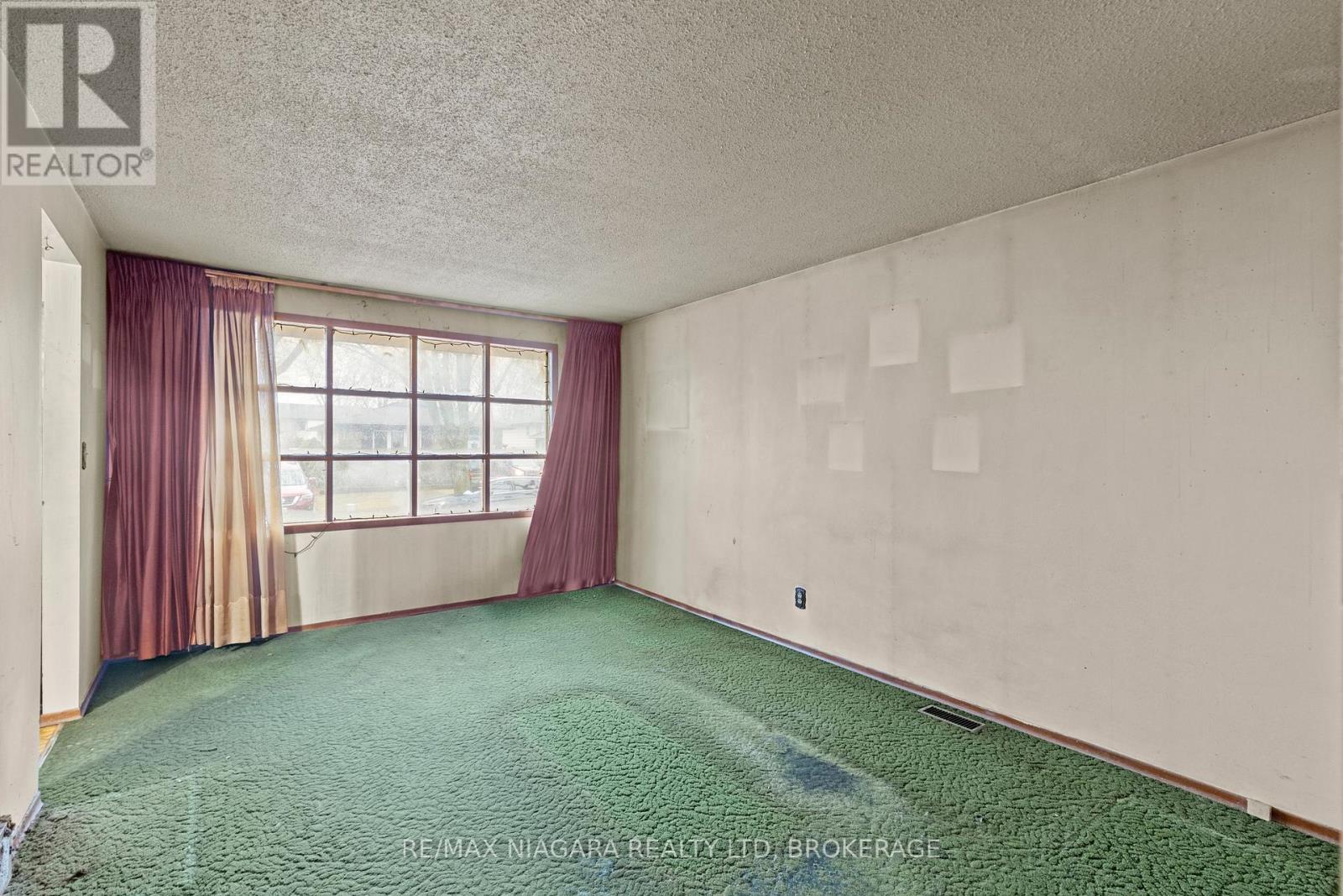 6183 Johnson Drive, Niagara Falls (Church's Lane), Ontario  L2J 3J6 - Photo 7 - X12644678