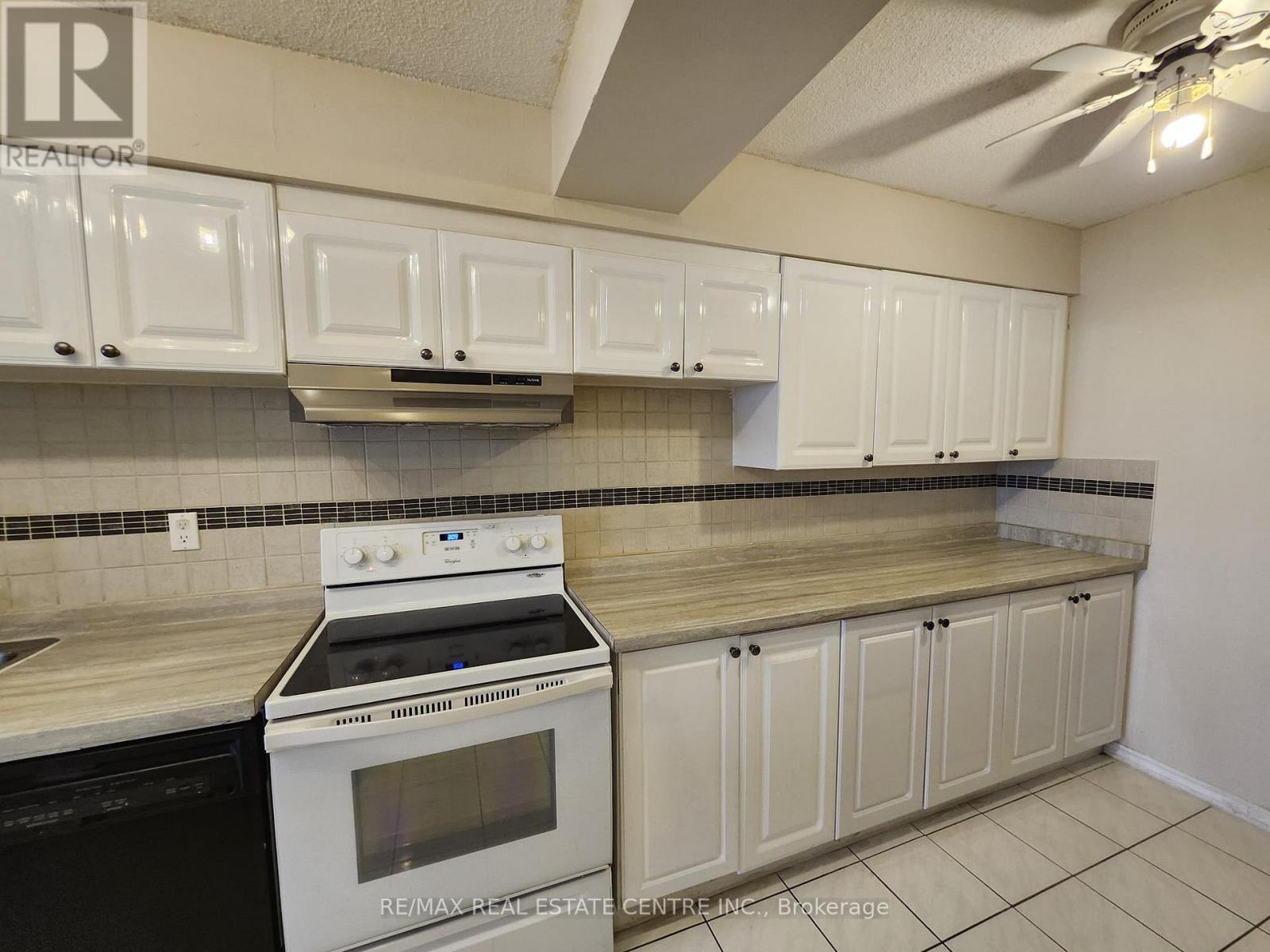 1012 - 45 Sunrise Avenue, Toronto, Ontario  M4A 2S3 - Photo 9 - C12640530