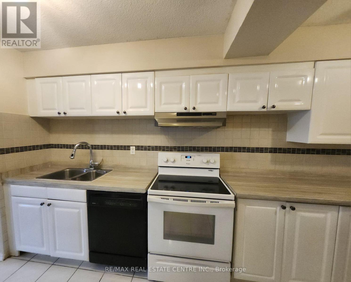 1012 - 45 Sunrise Avenue, Toronto, Ontario  M4A 2S3 - Photo 8 - C12640530