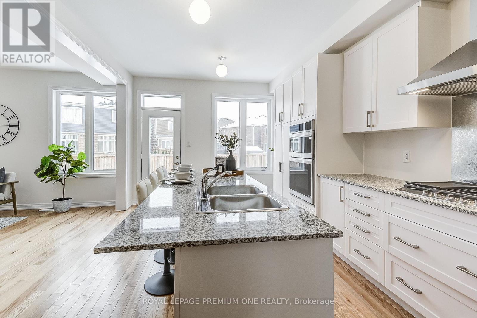 440 Kennedy Circle, Milton, Ontario  L9T 7E7 - Photo 19 - W12368294