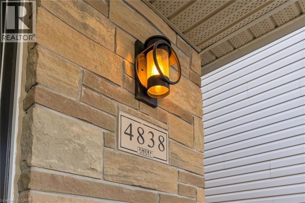 4838 Columbus Drive, Burlington, Ontario  L7M 0H3 - Photo 3 - 40792163