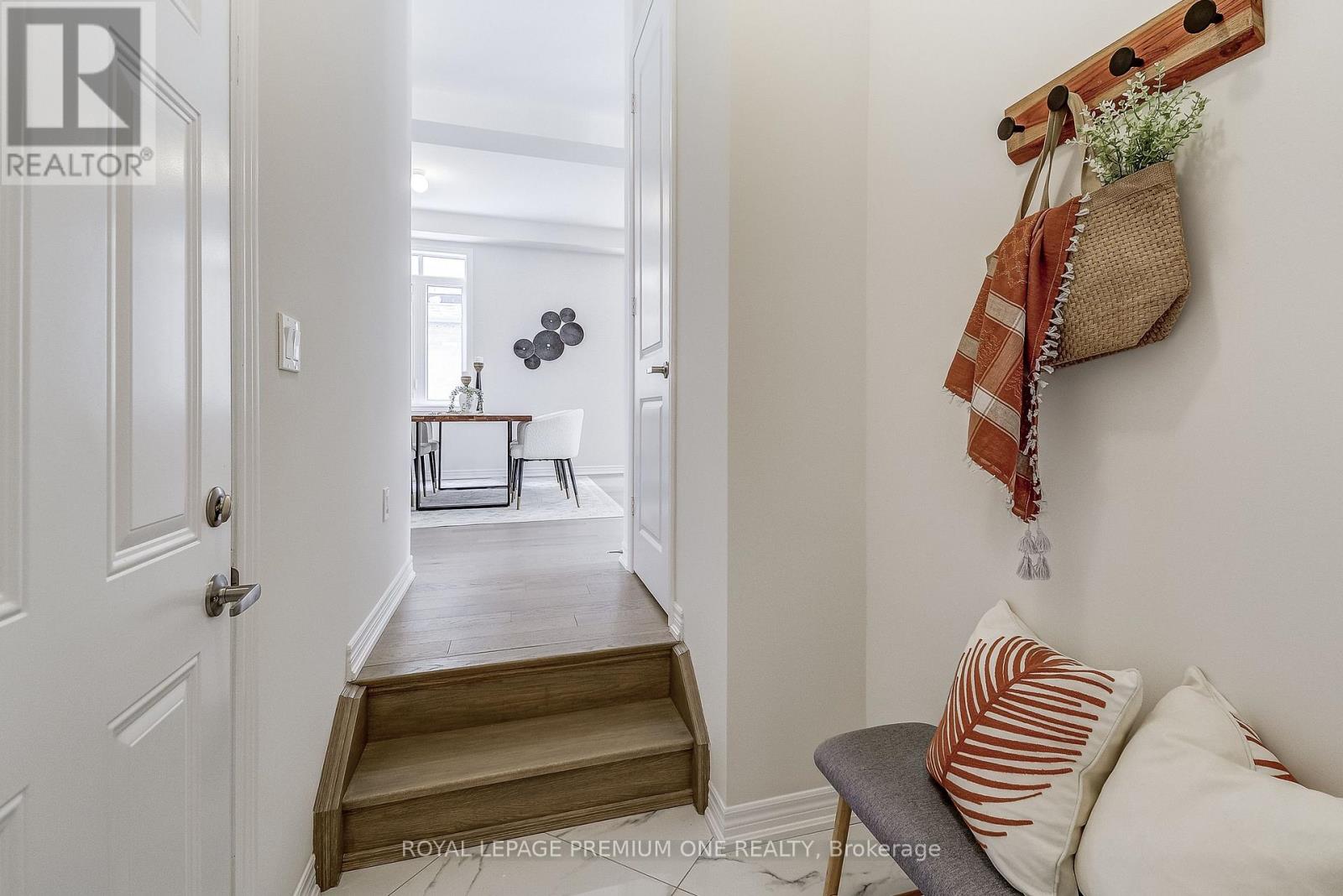 884 Plum Place, Milton, Ontario  L9T 7E7 - Photo 16 - W12368297