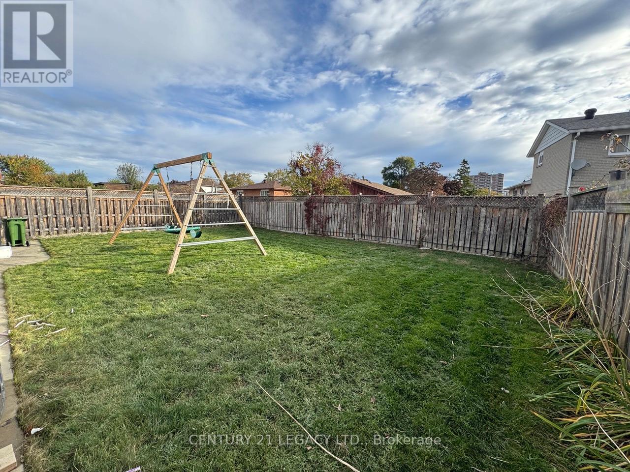 15 Vange Crescent, Toronto, Ontario  M9V 3N6 - Photo 2 - W12644666