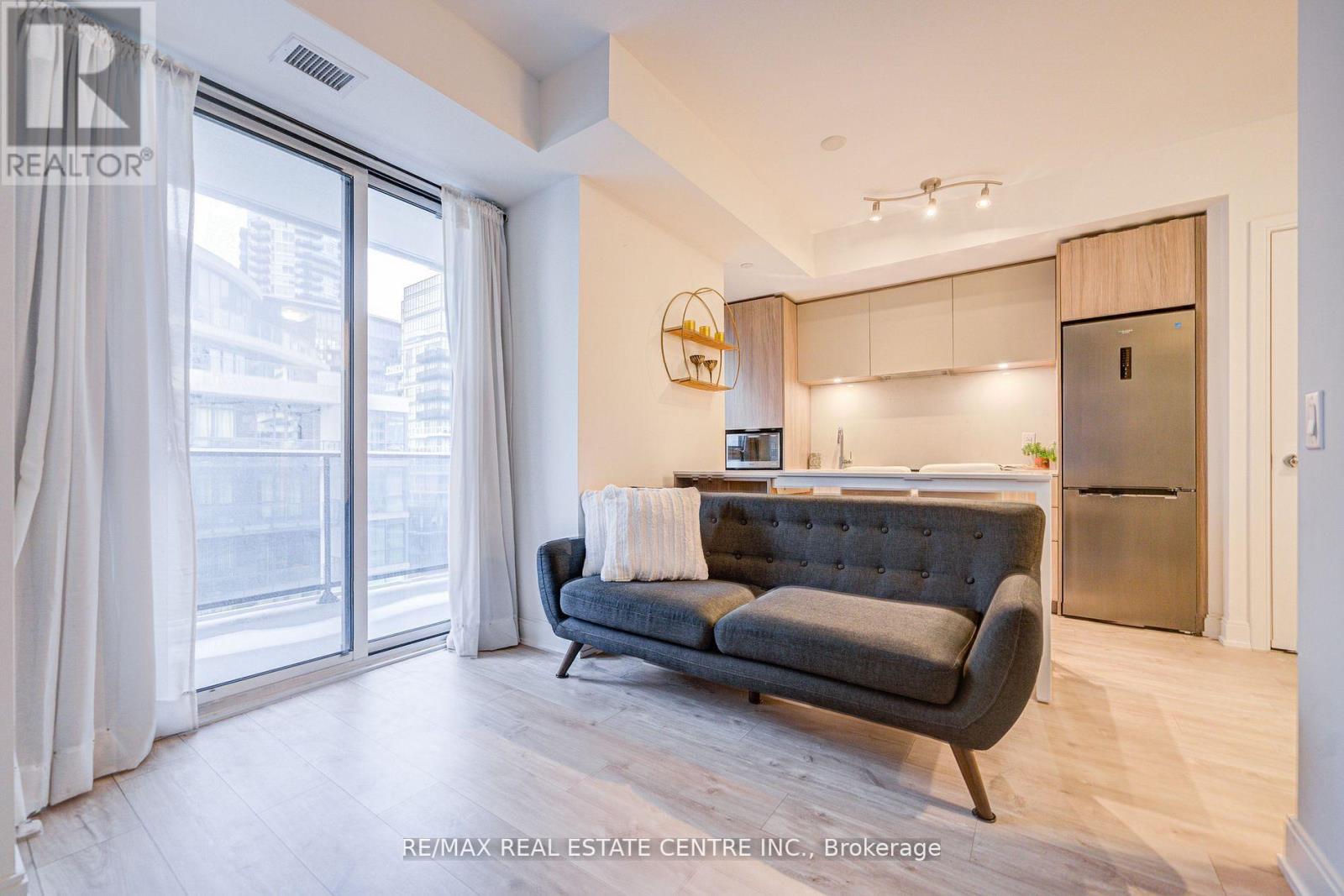 703 - 70 Annie Craig Drive, Toronto, Ontario  M8V 0G2 - Photo 10 - W12644684