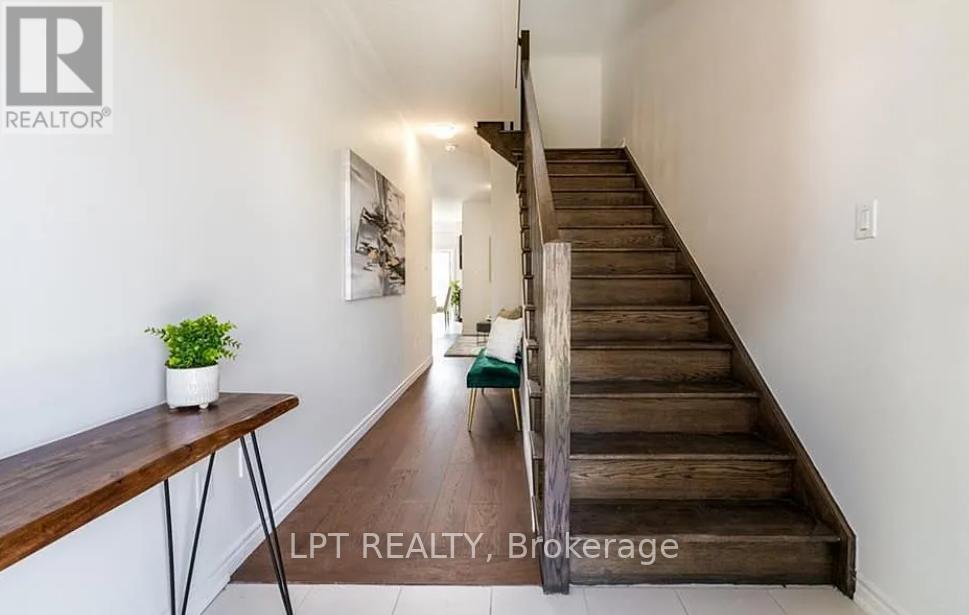 4 Bilanski Farm Road, Brantford, Ontario  N3S 0J4 - Photo 2 - X12644670