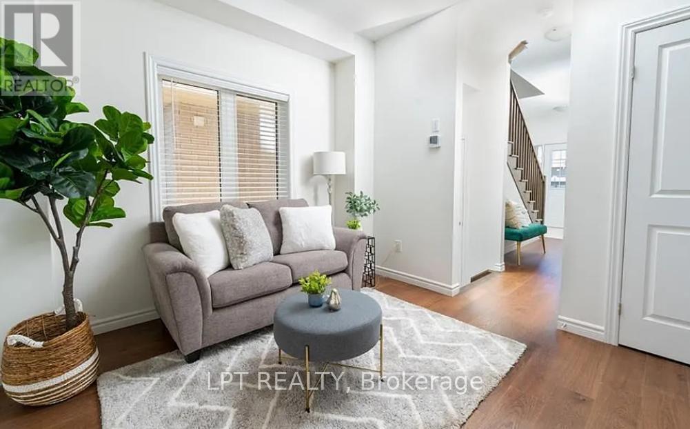 4 Bilanski Farm Road, Brantford, Ontario  N3S 0J4 - Photo 3 - X12644670