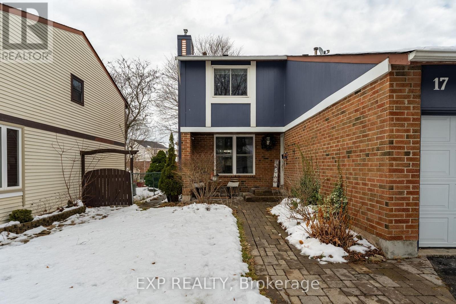 17 Glaceport Avenue, Hamilton, Ontario  L9H 7E2 - Photo 3 - X12644676