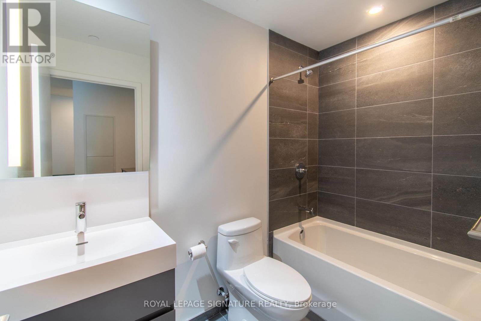 2201 - 39 Mary Street, Barrie, Ontario  L4N 1S9 - Photo 13 - S12641710