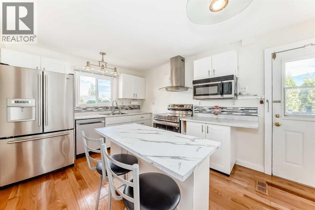 35 Ray Avenue, Red Deer, Alberta  T4P 3B9 - Photo 5 - A2260723