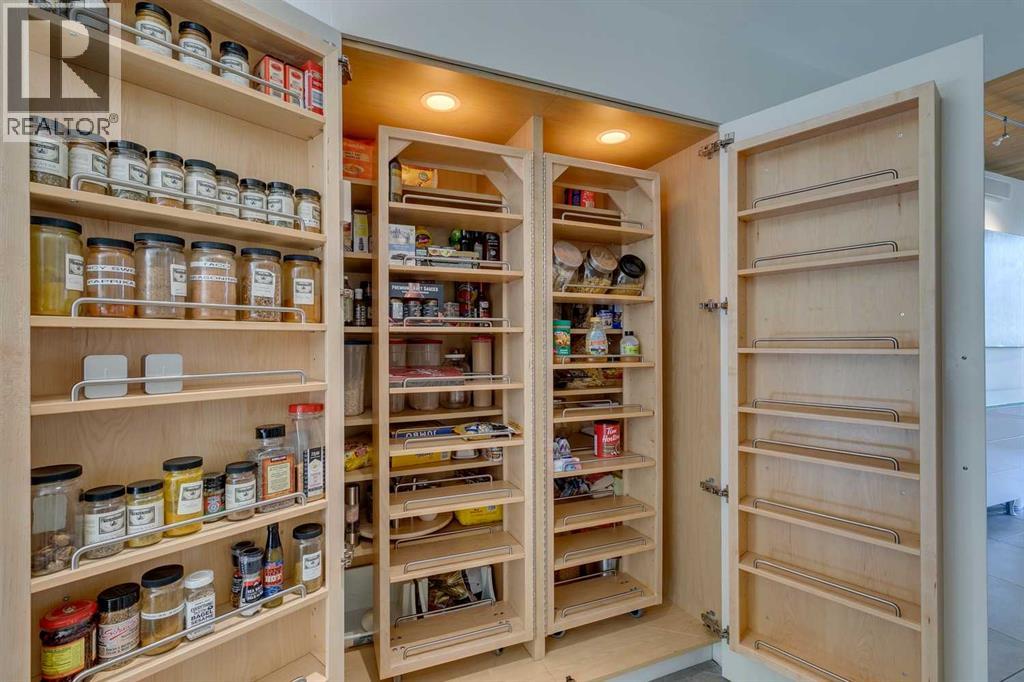 529 Sunderland Avenue Sw, Calgary, Alberta  T3C 2K5 - Photo 14 - A2256811