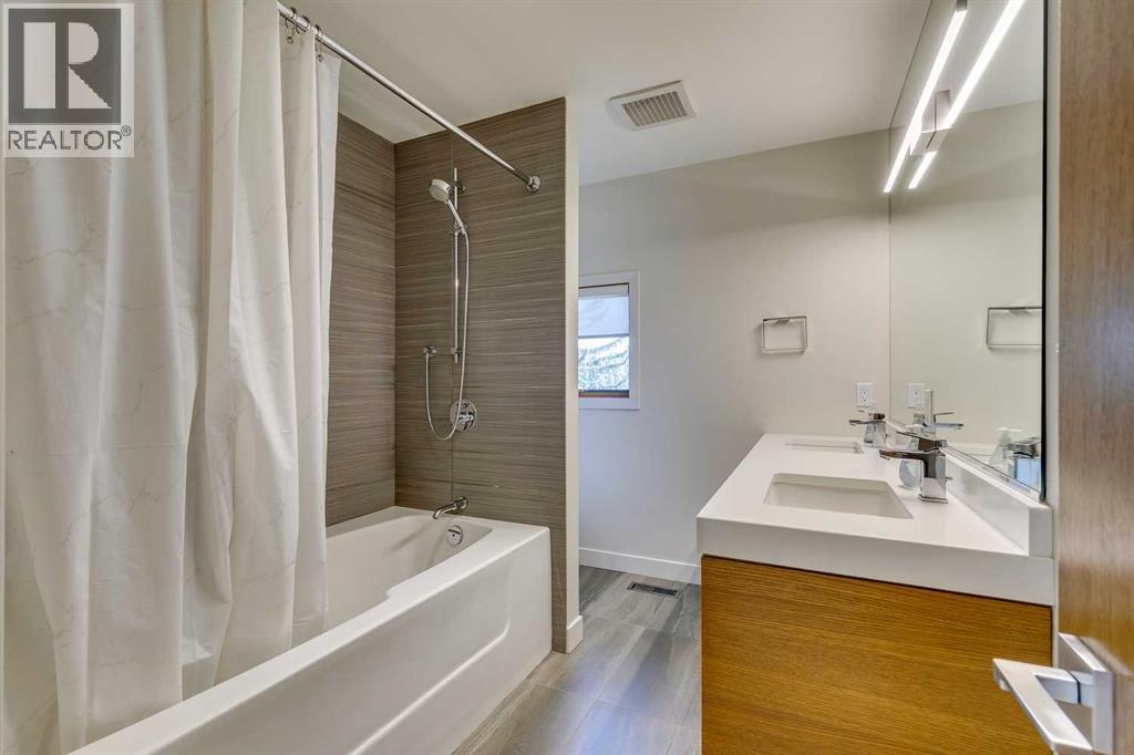 529 Sunderland Avenue Sw, Calgary, Alberta  T3C 2K5 - Photo 37 - A2256811