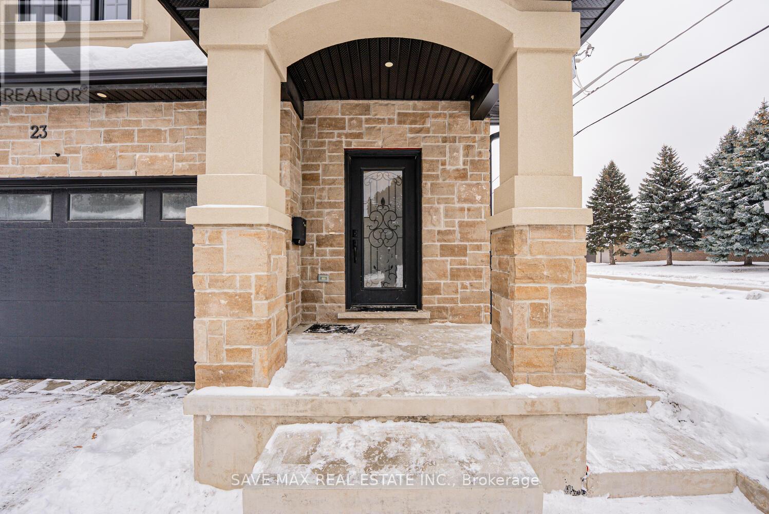 23 Forfar Avenue, Kitchener, Ontario  N2B 2Z7 - Photo 4 - X12644716