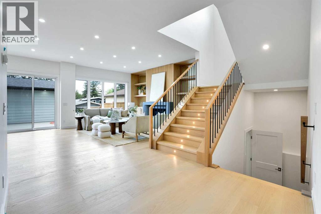 6312 Lacombe Way Sw, Calgary, Alberta  T3E 5T3 - Photo 11 - A2268933