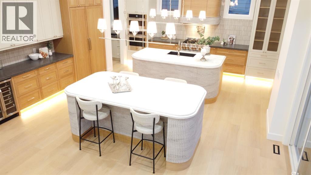 6312 Lacombe Way Sw, Calgary, Alberta  T3E 5T3 - Photo 2 - A2268933