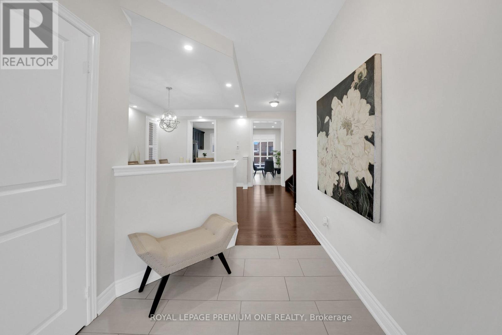 31 Prady Lane, New Tecumseth, Ontario  L0G 1W0 - Photo 3 - N12644738